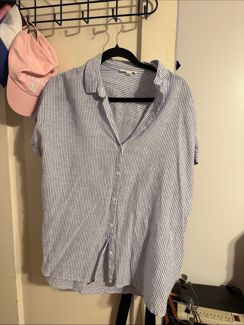 beachlunchlounge Blue & White Thin-Stripe Short-Sleeve Button-Down Shirt
